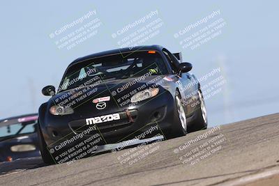 media/Oct-26-2025-CalClub SCCA (Sun) [[8ce1e69566]]/Group 2/Grapevine/